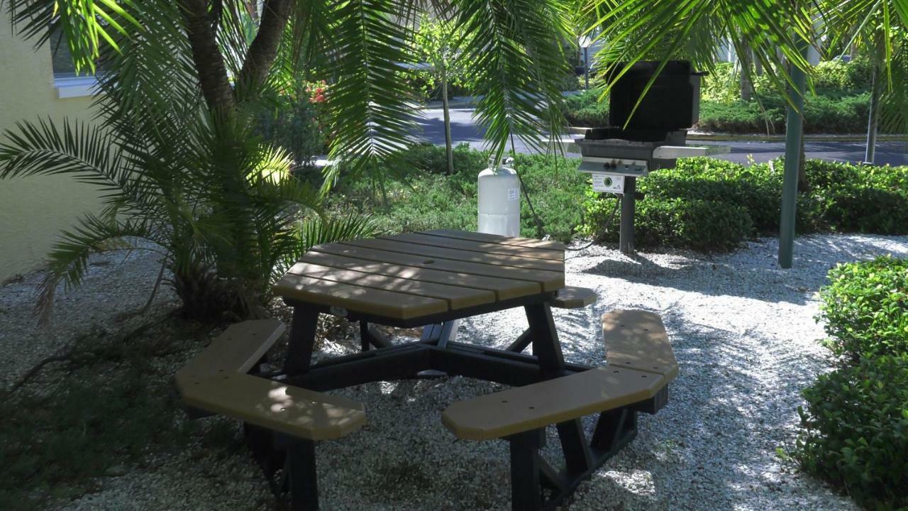 Barefoot Beach Resort Клиъруотър Бийч Екстериор снимка